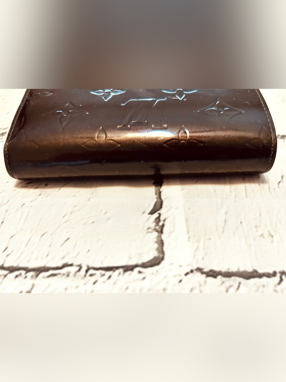 Louis Vuitton Vernis Kiss Lock Compact Wallet - Deep Burgundy - Picture 11 of 15